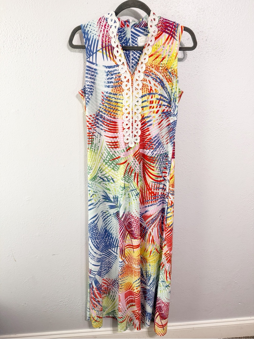 Pappagallo Multicolor Palm-Print Maxi Dress with Crochet V-Neck size 2